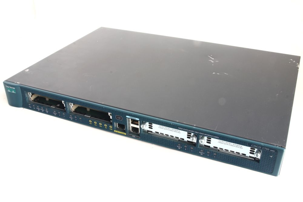 Cisco Systems 1700 Series Model 1760 Modular Access Router VoIP 32MB Flash 4060787113139