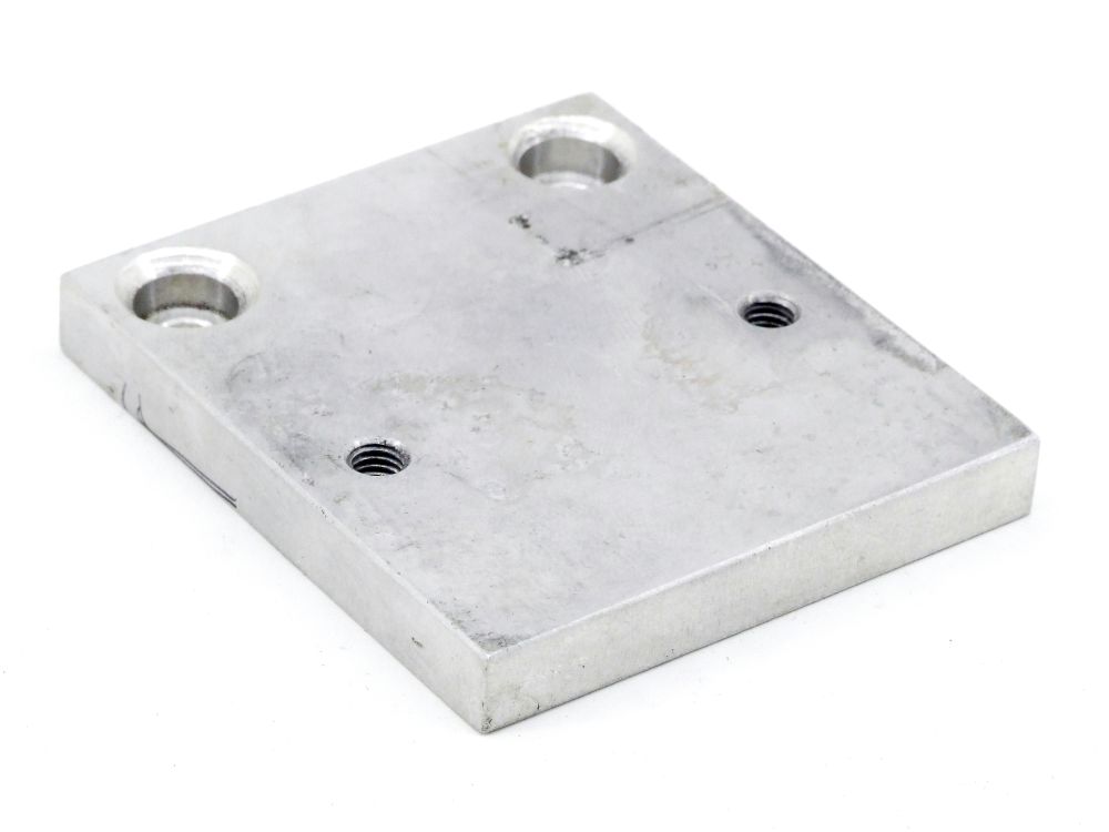 Aluminium 8mm Industrie-Platte 2x 5,4mm Loch-Ø 2x M5 Gewinde Halterung 64x56mm 4060787343994