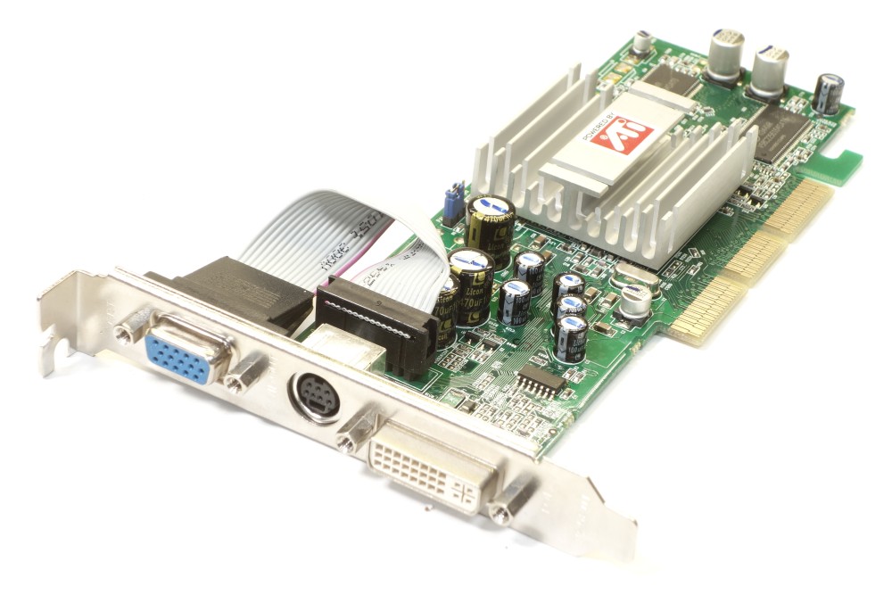 Sapphire Carte vidéo ATI Radeon 9200SE 128MB AGP VGA DVI-I