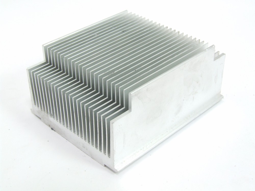 HeatSink Passive Cooler Processor PC Kühlkörper 83mm x 69mm x 40mm