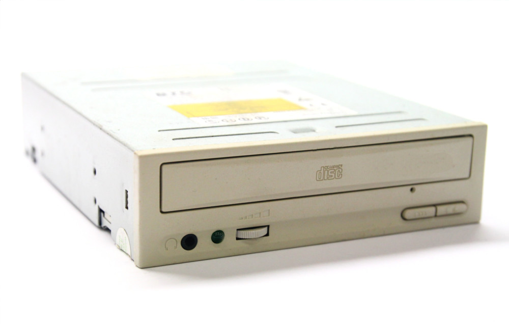 BTC CD-ROM Drive BCD F520A CD/R IDE Desktop 48x Laufwerk weiß / white 4060787012692