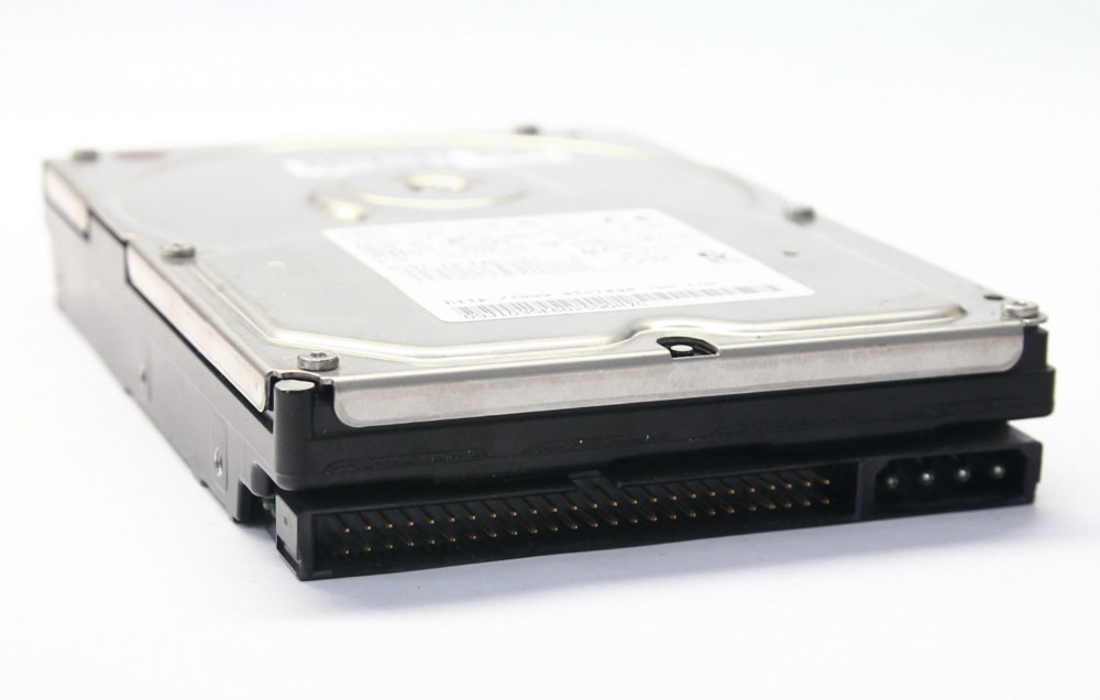 dcas-32160、IBM 2.1?GB SCSI 50-pinハードドライブ